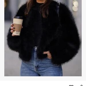 Elegant Black Cropped Faux Fur Jacket